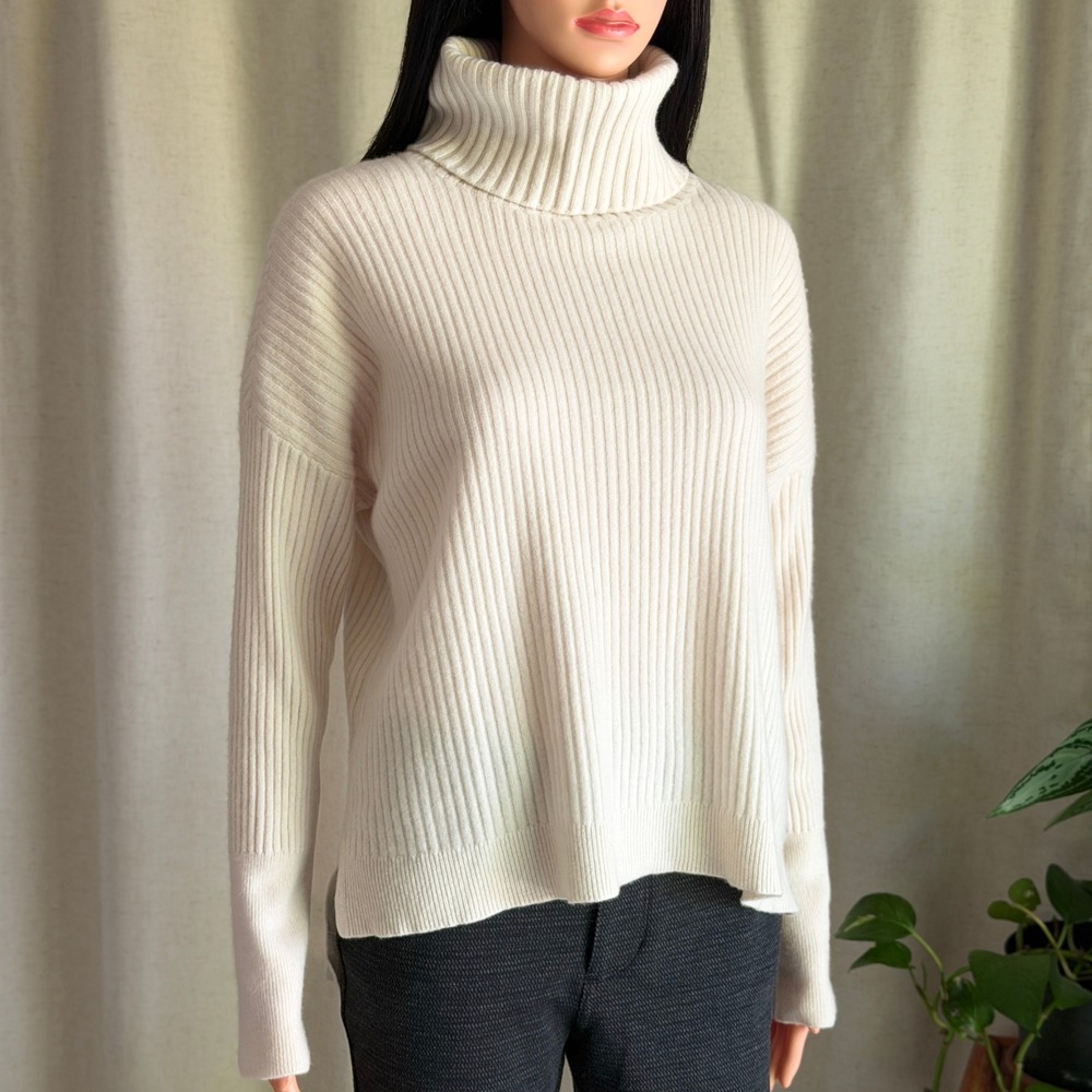 Raffi Womens 100% Ribbed Turtleneck Sweater Cream L Old Money Minimalist Neutral
